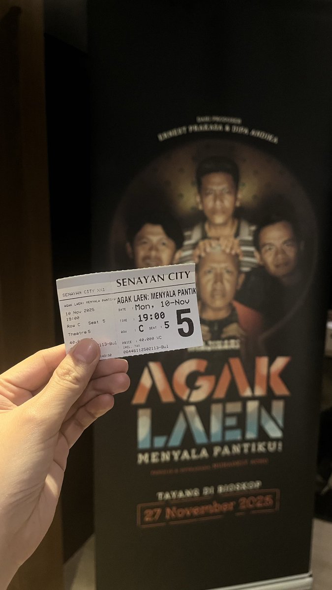 BAJINGAAAANNN.
Capek banget gua ngakak.
Lebih lucu dari yang pertama asli 😂👏🏻.
Anjinglah ini Agak Laen: Menyala Pantiku! 😭