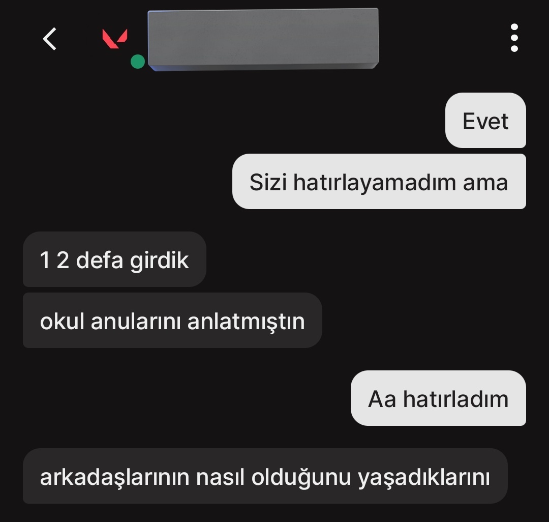 Benim yeni tanıştığım insanlara hayatımı dökme hızı hatırlamıyorum da unutuyorum sonra