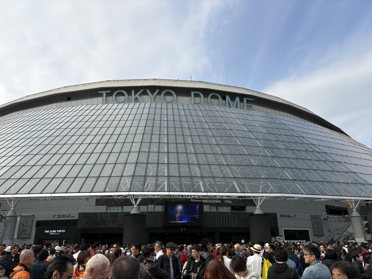 sevenoceanzipan's tweet photo. 圧巻でぶっ飛ばされ続けた最高なステージをありがとうございました。
50周年東京ドーム公演2日間参戦出来又、明日から頑張れる😃
お会い出来た方々又、お会いましょう！
50周年おめでとうございます🎊
#矢沢永吉#東京ドーム#50周年 https://t.co/A7kRCdutBJ