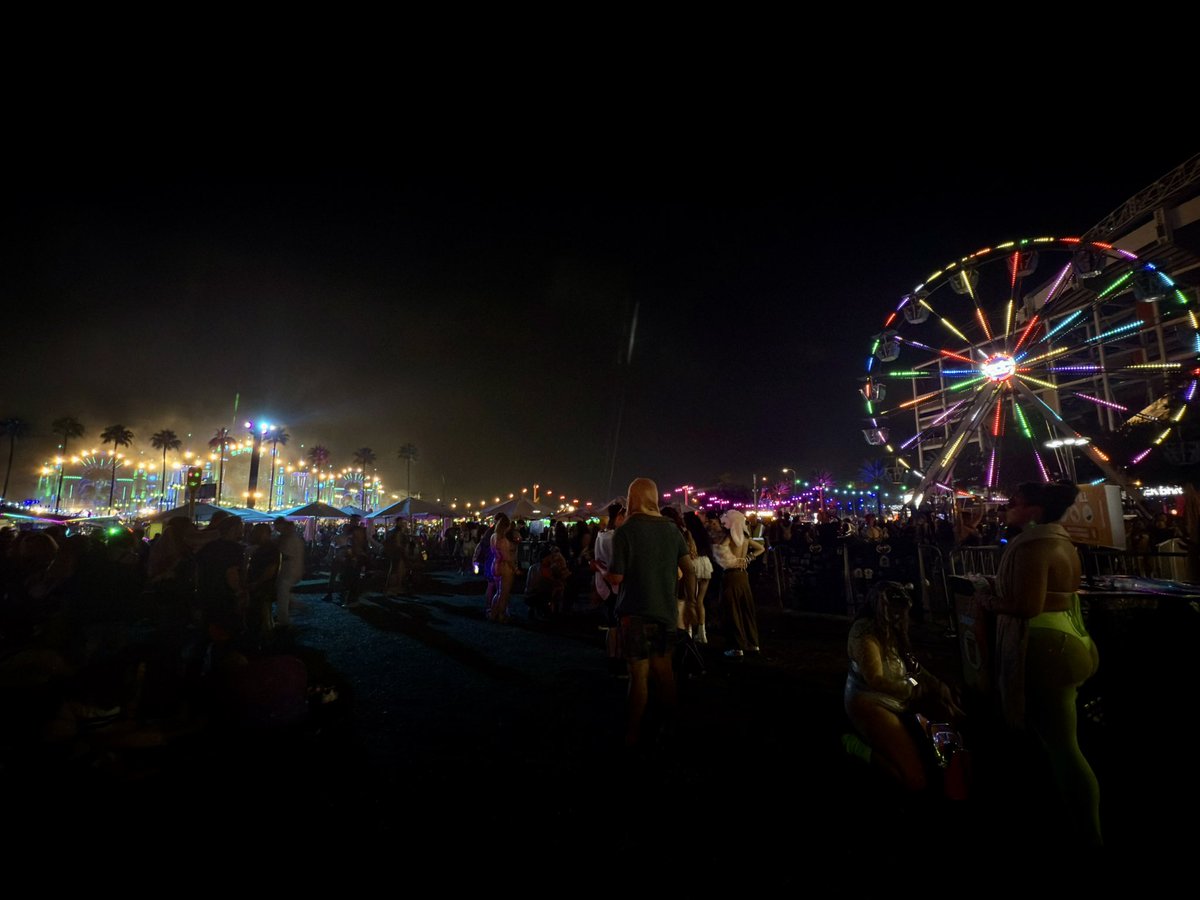 AMuseInLove's tweet image. #EDC day 3 with Mermaid Man and Barnacle Boy