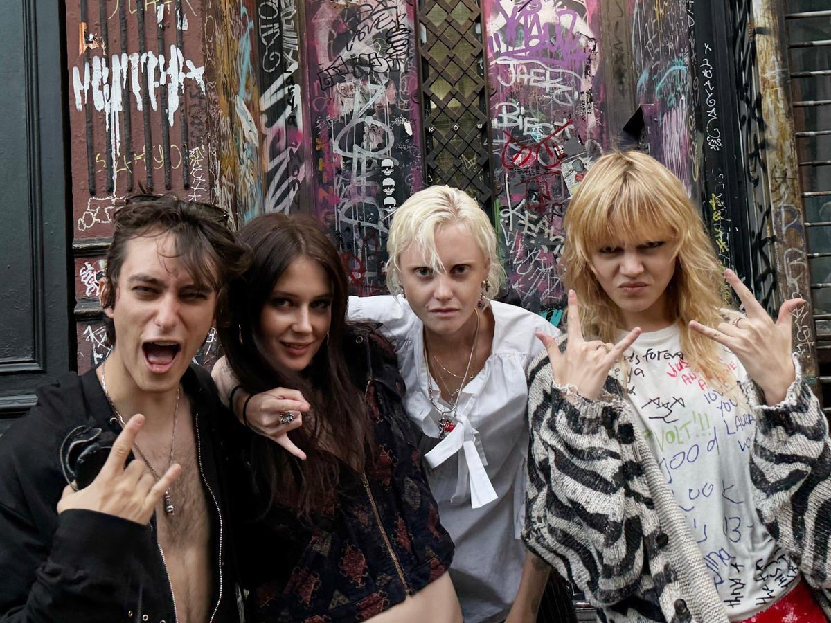 Music Journalist tweet media