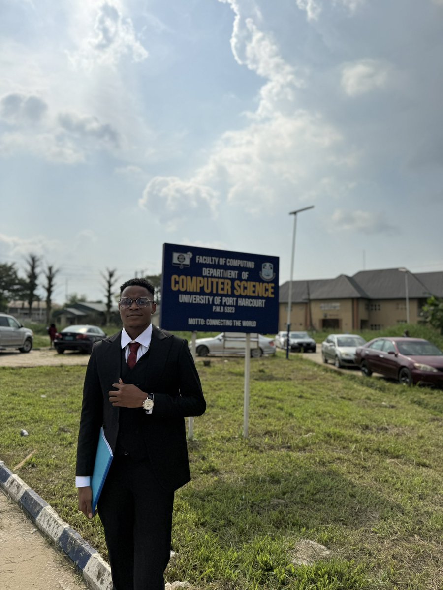 Divine CC tweet media