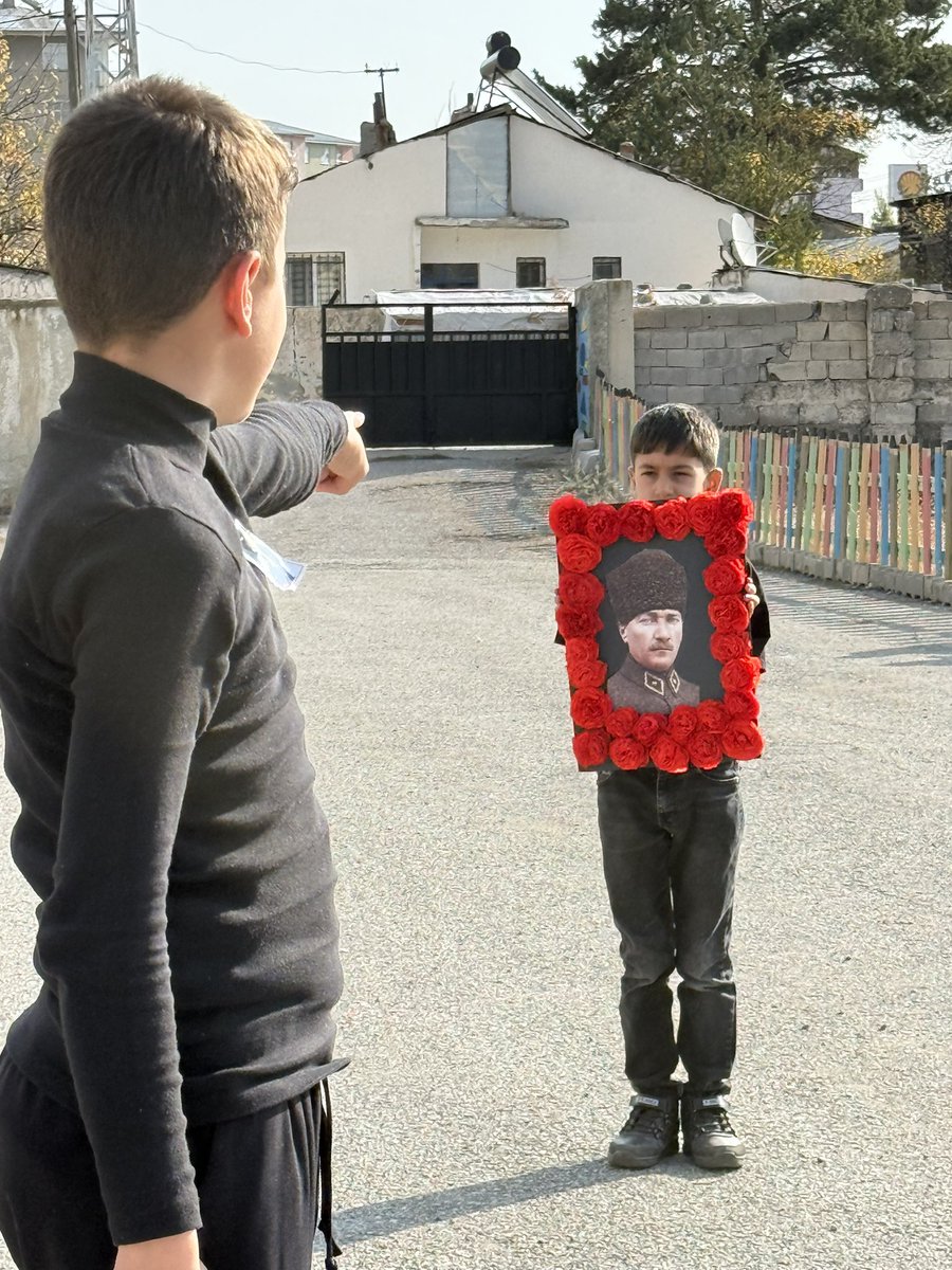 Sonsuzluğa uzanan bir sevgiyle, minnetle..
<a href="/tcmeb/">Millî Eğitim Bakanlığı</a> 
<a href="/Yusuf__Tekin/">Yusuf Tekin</a> 
<a href="/ErzurumValiligi/">T.C.Erzurum Valiliği</a> 
<a href="/miamustafacftci/">Mustafa ÇİFTÇİ</a> 
<a href="/AskaleKaymkmlg/">Aşkale Kaymakamlığı</a> 
<a href="/Erzurum_Mem/">Erzurum İl Millî Eğitim Müdürlüğü</a> 
<a href="/ekicis20/">Süleyman EKİCİ</a> 
<a href="/askalemem25/">Aşkale İlçe Millî Eğitim Müdürlüğü</a> 
<a href="/K_Karali25/">Kahraman KARALI</a>