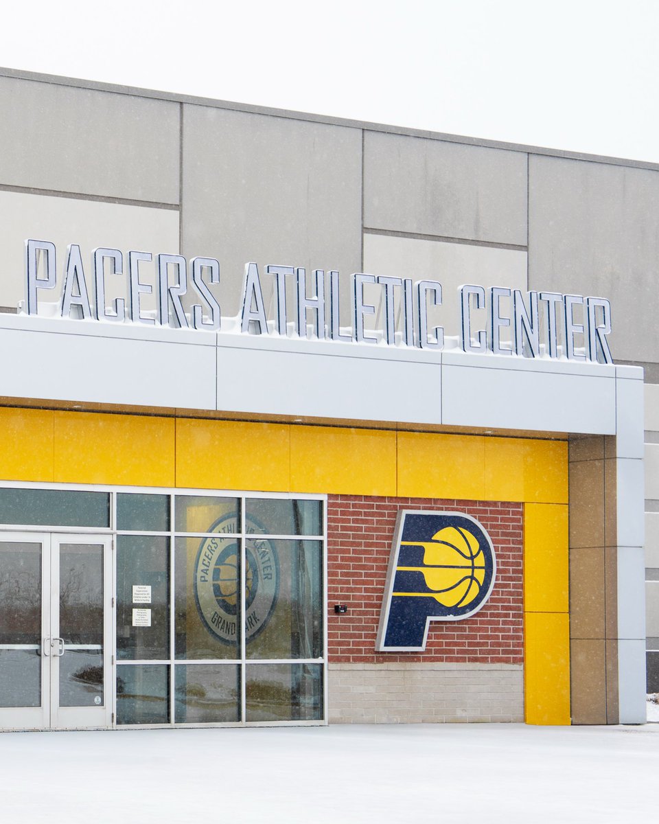 The first snow always brings a little magic ❄️ and a good reminder to stay safe and warm!