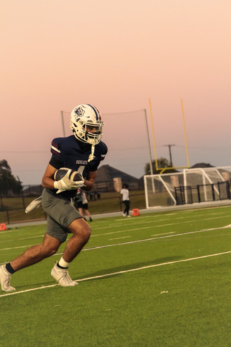 Senior Year in the Wraps‼️
(7 games)
700+ All-Purpose Yards
5Tds