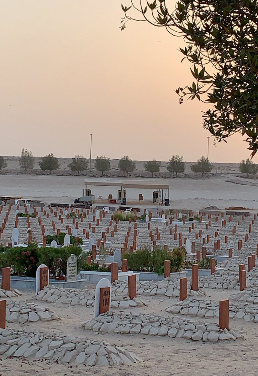 كُن للجميع مُحسِناً ، الدنيا زائِلةٌ ،، وكلّنا جنــائزُ مؤجلة 🍂