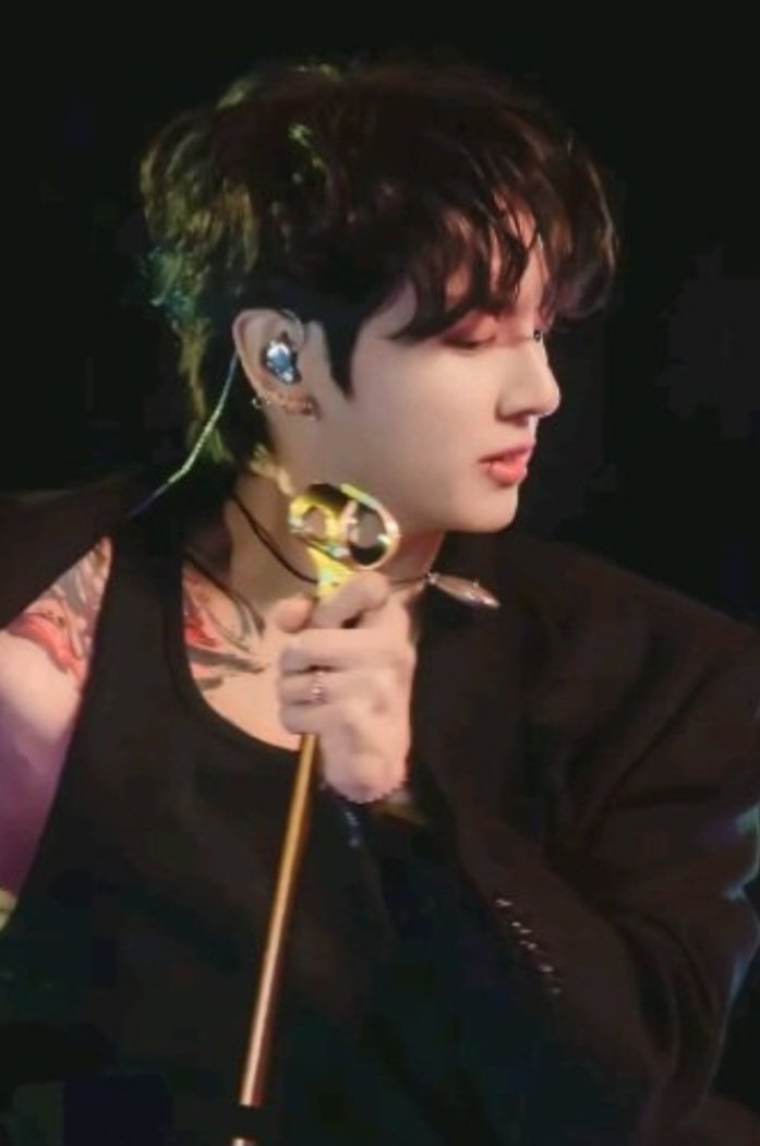 KJamjuri80264's tweet photo. @V_BTS_22 We love Jungkook 💜💜💜
@HYBE_MERCH @HYBEOFFICIALtwt
#Respectjk  #protectjungkook
#jungkook https://t.co/aTTk9jTnmW