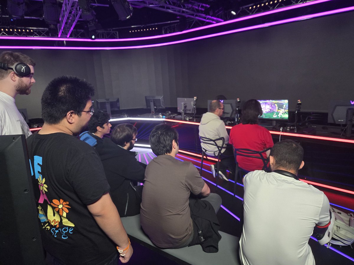 Pap_fgc's tweet image. L&apos;ambiance était cool au @GalaxianFGC d&apos;hier!
On a même pu streamer GGST et GBVSR ! 

C&apos;était stylé!