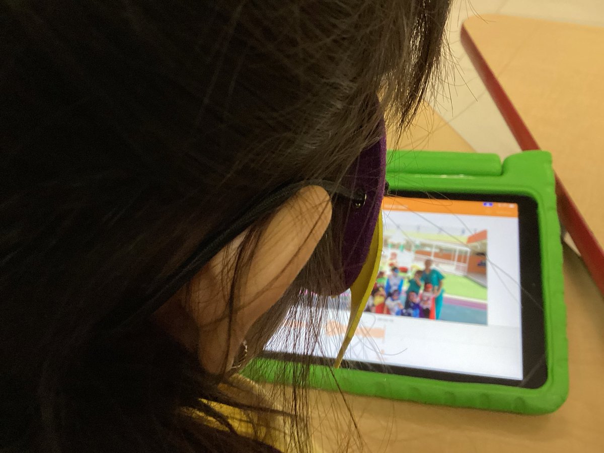 ⭐️Today our little heroes dressed up as Healthy Habits Superheroes! 🦸‍♂️💪 We enjoyed a fun runway and used the Pages app to add photos and record their experiences.
Because making healthy choices gives us real superpowers! 💚✨