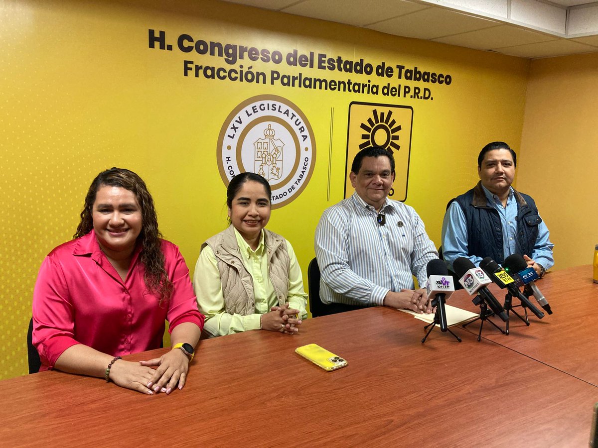 xevtfm's tweet image. En conferencia de prensa, la bancada del #PRD #Tabasco expresa su rechazo a la entrega del informe de gobierno de @TabascoJavier.