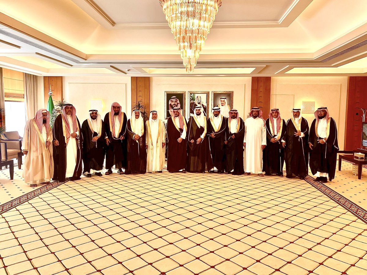 تشرف رئيس مركز البصر ونخبة من الاهالي صباح هذ اليوم  بزيارة سمو نائب أمير منطقة القصيم