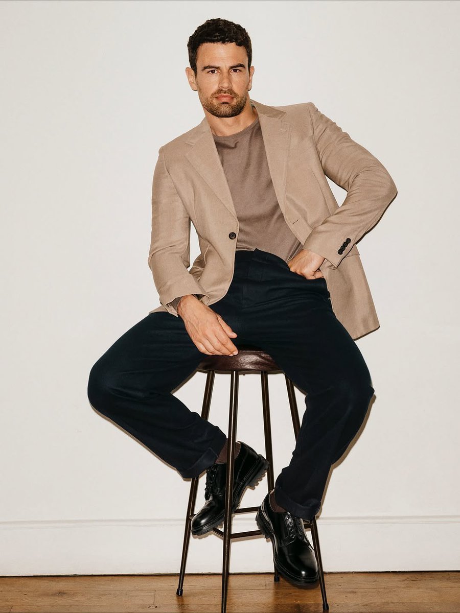 LeftKidney4Theo's tweet image. Theo James photographed for the Sunday Times by Charlie Gray

📸 theststyle on instagram