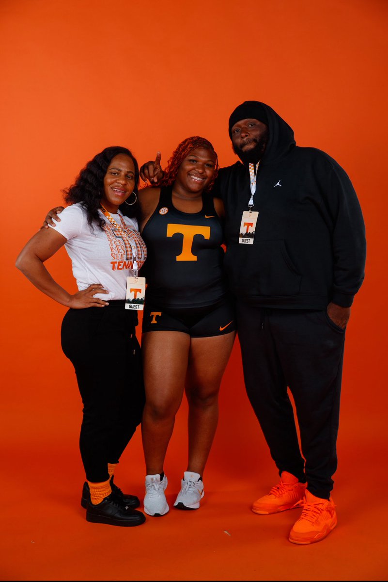 I definitely loved the University of Tennessee. I could definitely see myself there. Thanks for all the love and hospitality.  #RockyTop🗻🍊🍊 #HomeOfChampions #SEC #LadyVols
<a href="/bdavis112783/">Brandon Davis</a> <a href="/DrAdreanaDavis/">Dr. Adreana Davis</a> <a href="/RedOakTrack1/">Red Oak Track & Field</a> <a href="/CoachChak/">Jeff Chakouian</a>