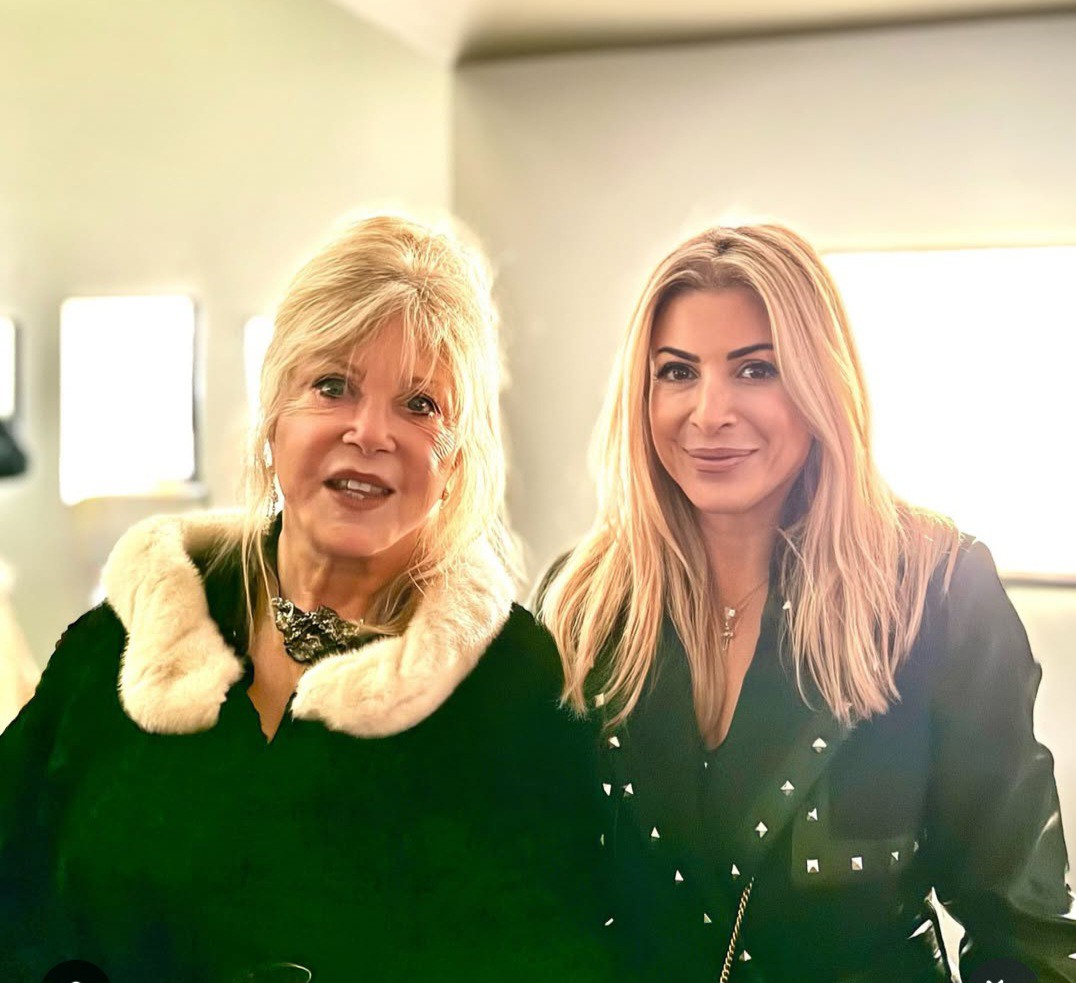 thepattieboyd's tweet image. I had the pleasure of attending Charles March&apos;s new exhibition at Hamiltons Gallery in London last week. Here I am pictured with @ChristinaPoliti at the event,