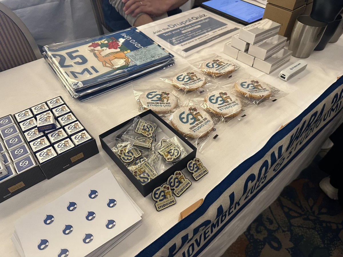StudioUmiJp's tweet image. #DrupalConNara2025 ２日目始まりました！本日も多様なセッションが予定されています。弊社ブースでも引き続き #DrupalCon 限定のオリジナルグッズを配布中🎁 皆さまのお越しをお待ちしております。Come say hi 🎶