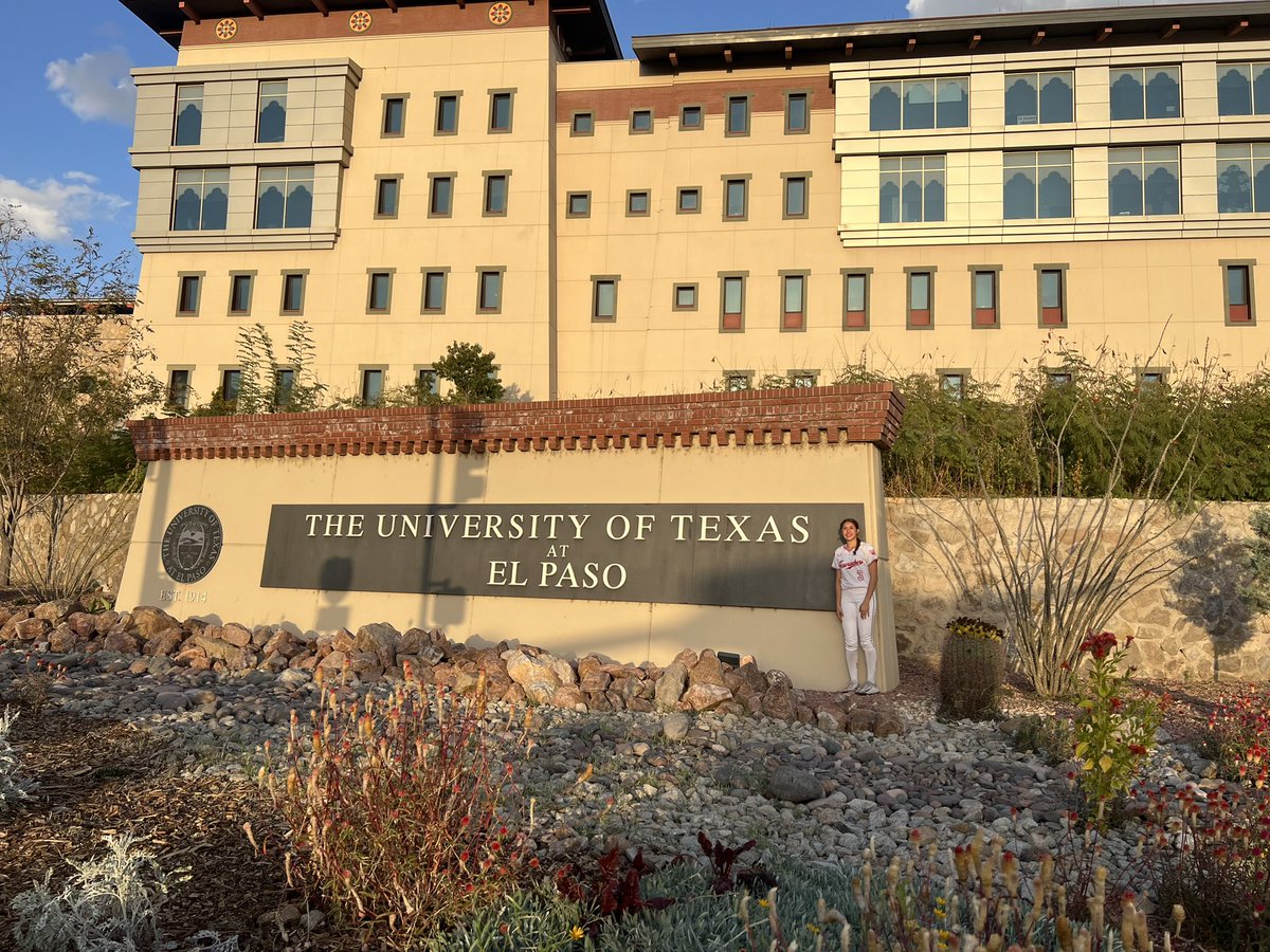 Had a blast at the Utep camp this weekend!! Thank you to the coaches and players for putting on a great camp. Loved the scenery at the field and campus! Can’t wait for the next one🤙🏼💙🧡#firecrackersdfwmartinez #uncommited2027 #utepsoftball #gasgirls