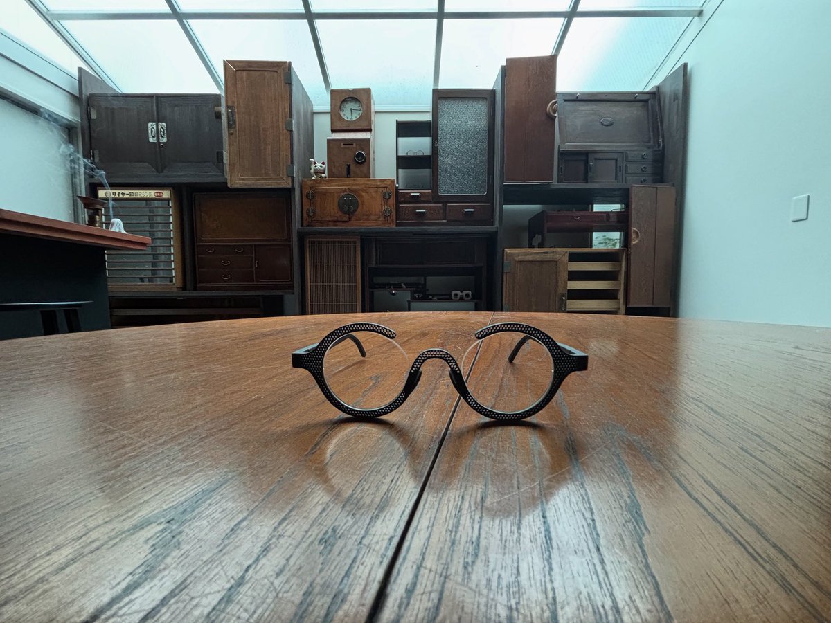 眼鏡店tö 11/29日土曜日、30日日曜日、少し予約枠空いてます！

ご希望のお客様は予約フォームからご予約下さい。

公式instagram instagram.com/toeyewearlab/
予約フォーム　to-o.co