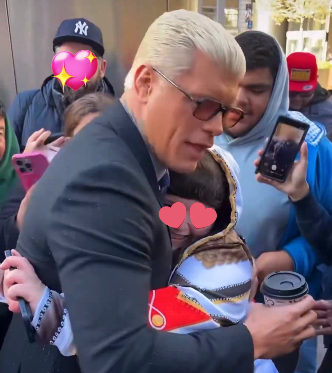 soitgoesrhodes's tweet image. everybody screaming his name 🥹 

loved and adored #QB1