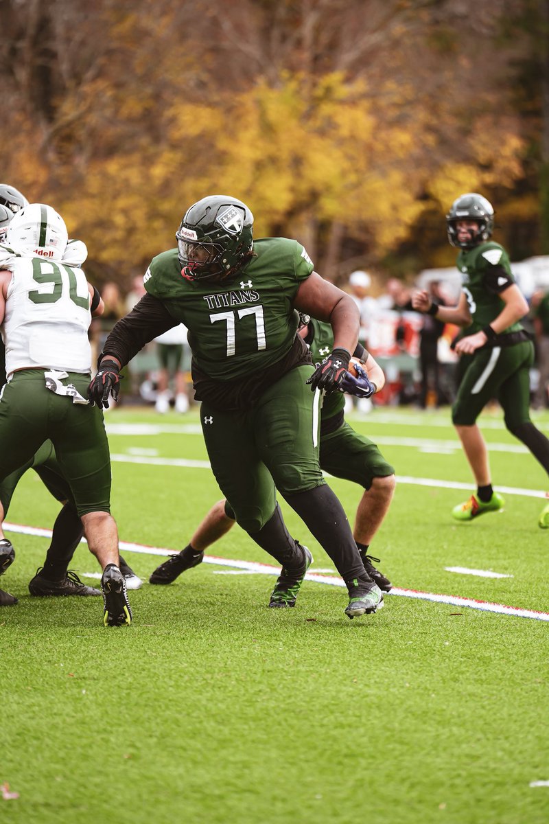 Junior Season Complete film (10 games played)

hudl.com/v/2TDQtF