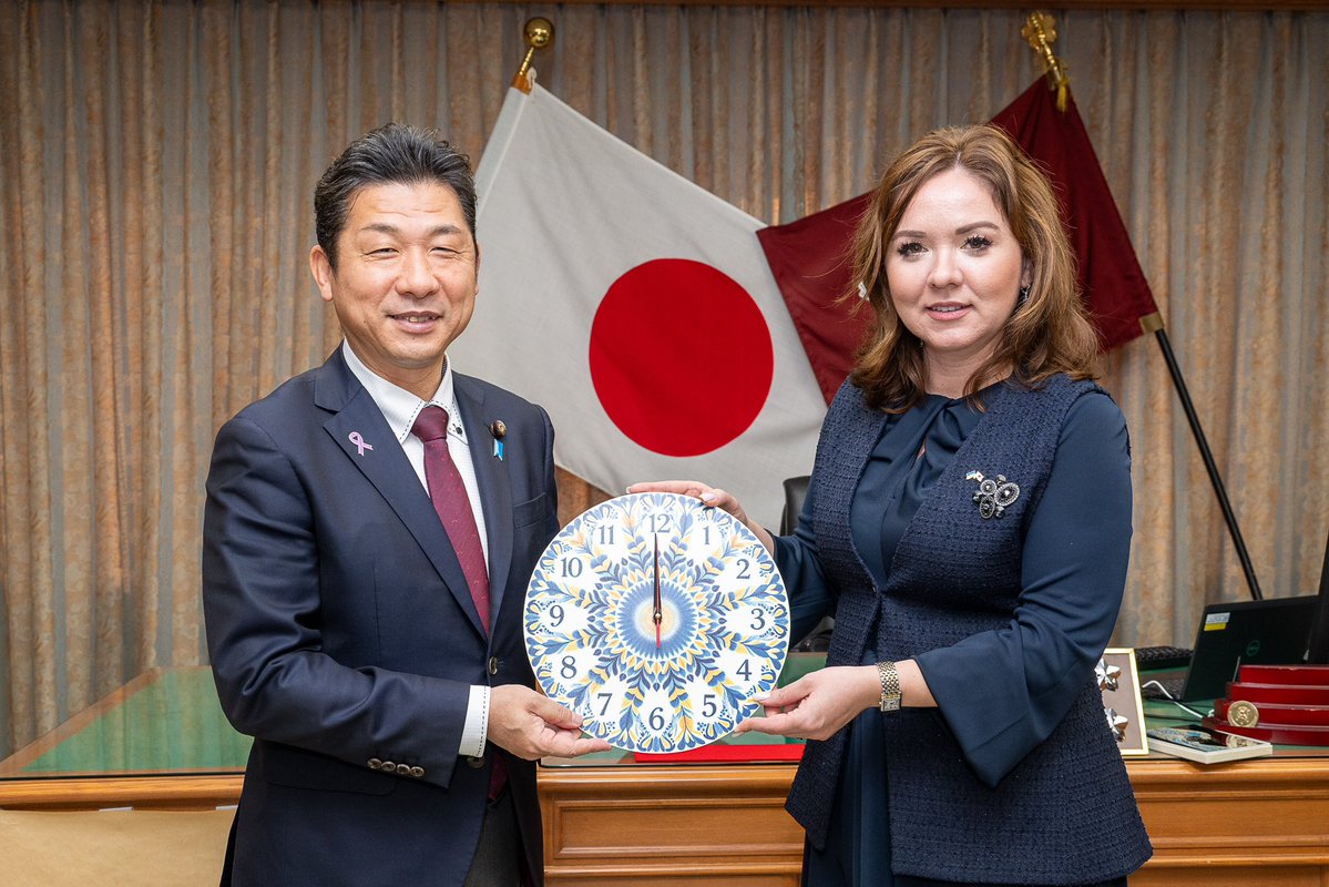ModJapan_en's tweet image. PVM Wakabayashi received a courtesy call from Mrs. Mykhailiuk, Member of Verkhovna Rada of Ukraine, on Nov 17.
They discussed the situation in Ukraine, the support Japan has continued for Ukraine, and bilateral defense cooperation. 🇯🇵🇺🇦 
@ua_parliament