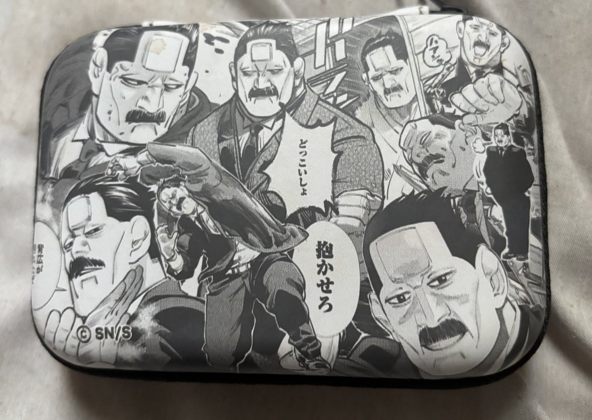 2951_no_mono's tweet photo. 私のアイシャドー入れ　これ https://t.co/xjgCKc1OIA