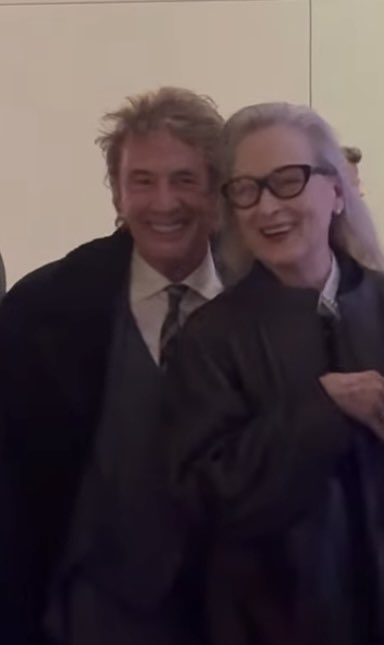 oliretta1890's tweet photo. happiness looks good on them 🥺🤏 https://t.co/UocN41V4sc