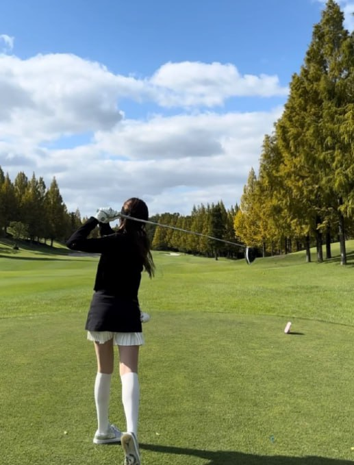 videothebest's tweet photo. The club was very elegant, and the greens and lawns were well-maintained. https://t.co/LErTb08m90