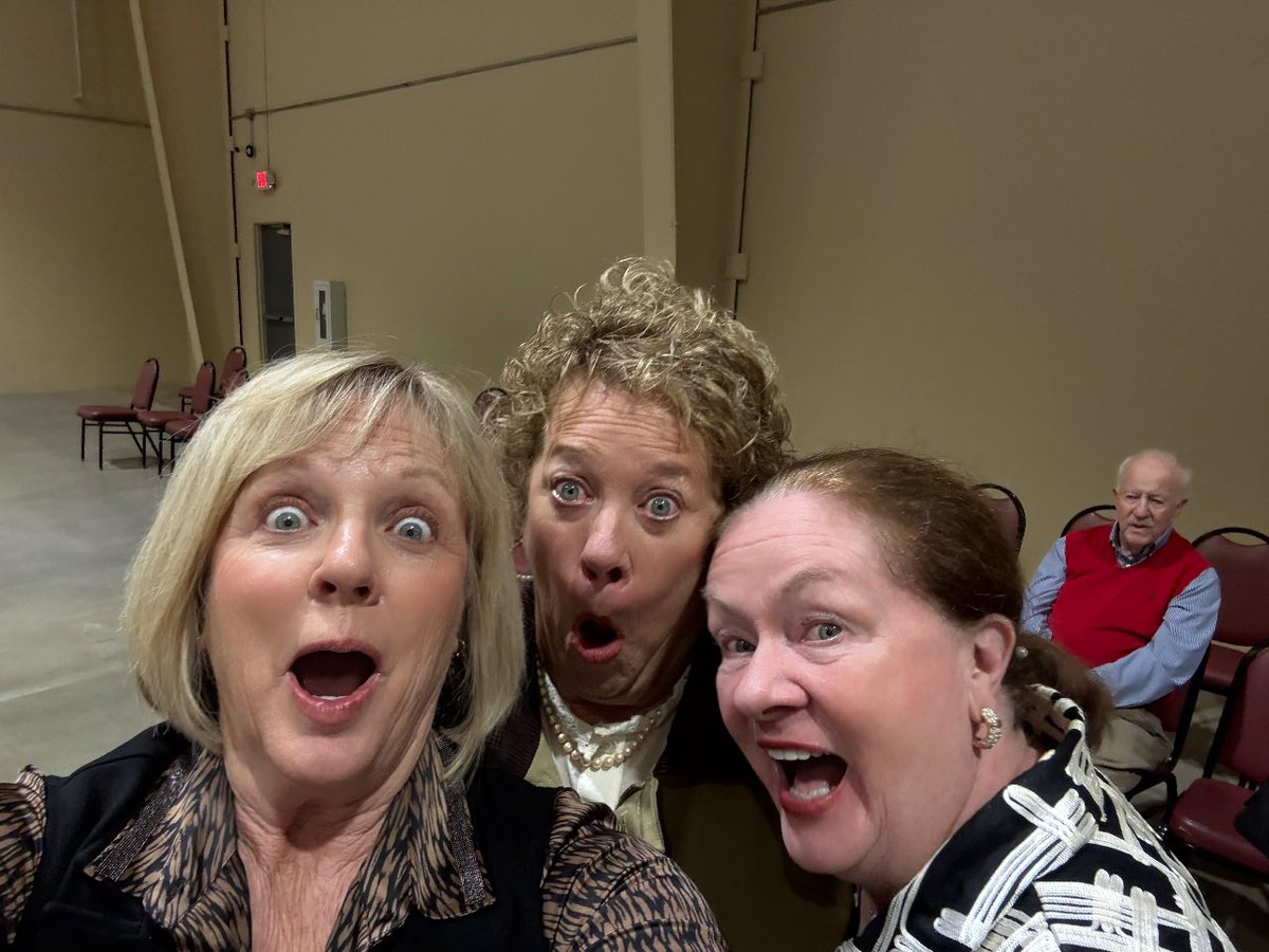 garnert10s's tweet image. Having some fun with  these @MOSHAPE1 legends!  🤗 #PhysEd  #leadership #mentors