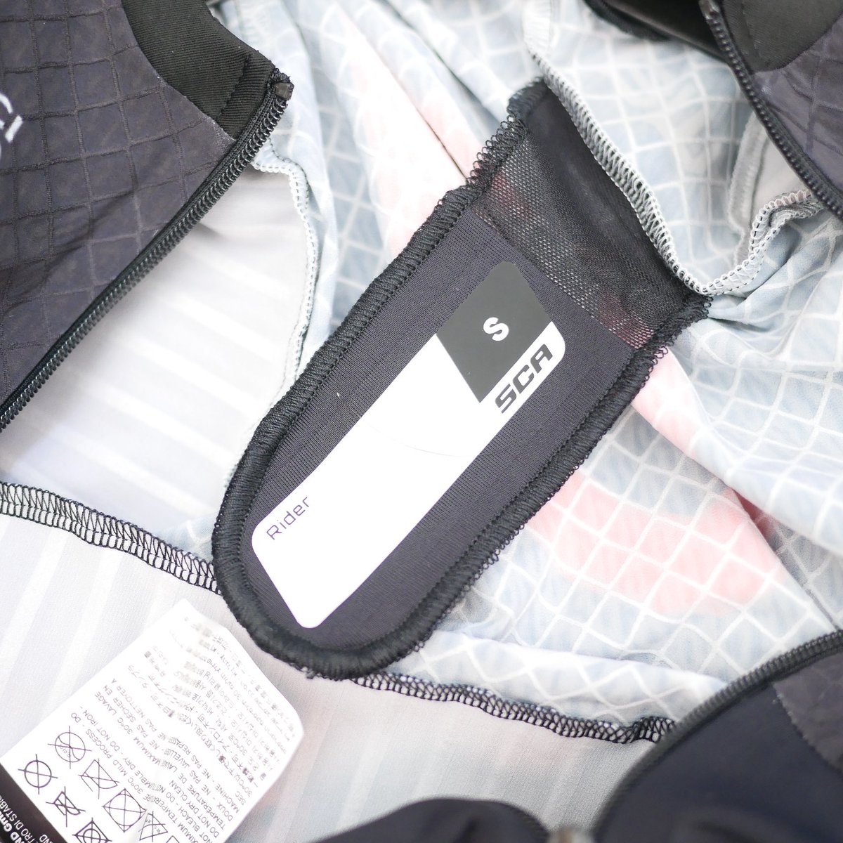 選手支給品 Tudor チューダープロサイクリング ロードスーツ プロトタイプ チューダー ぺラゴス FXD クロノ “イエロー” チューダーはファビアン