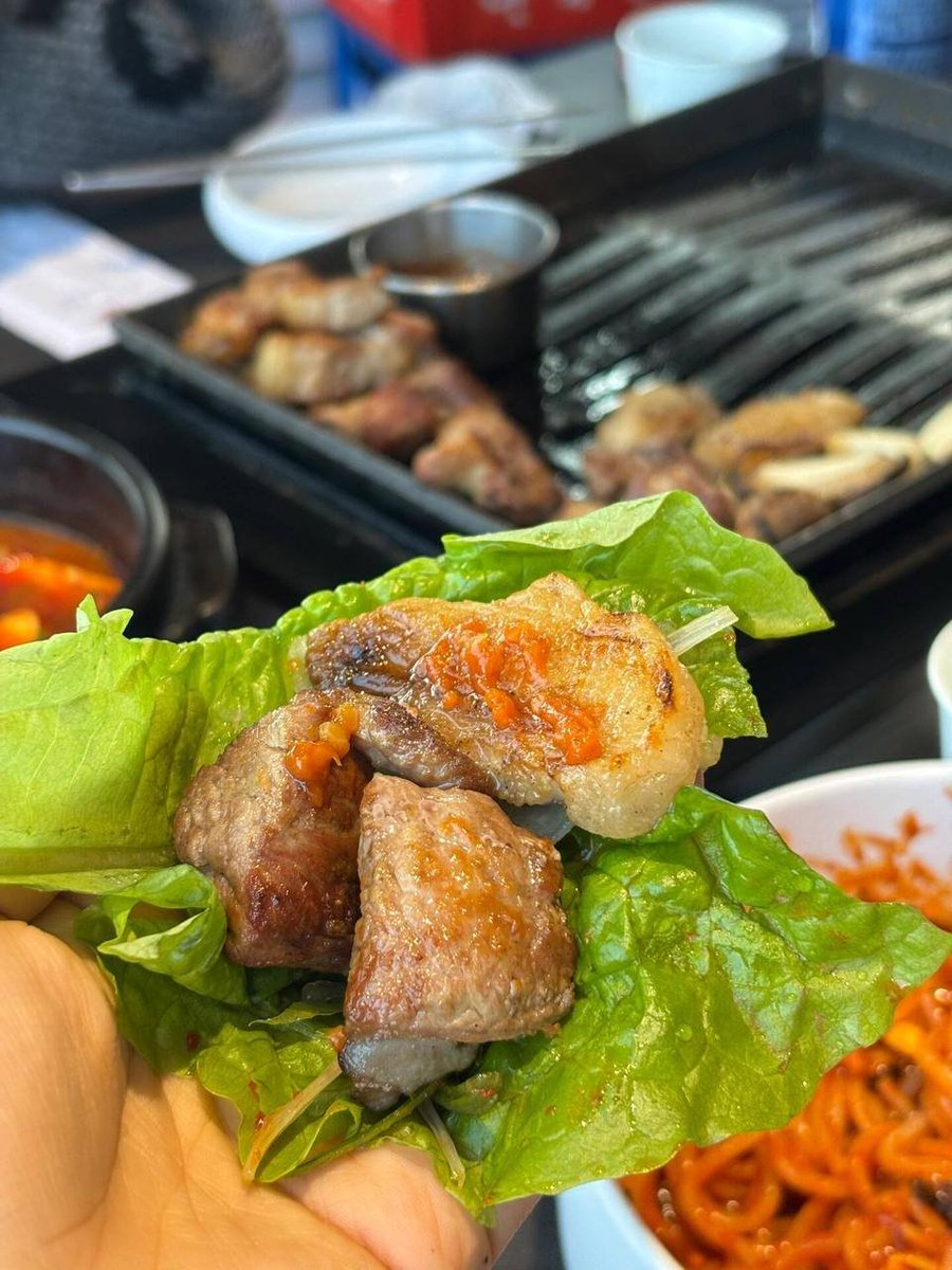 eliza35487's tweet photo. Meat on the grill, joy in the air 🍖💥 #BBQAdventures https://t.co/ZqjF7PZyi6