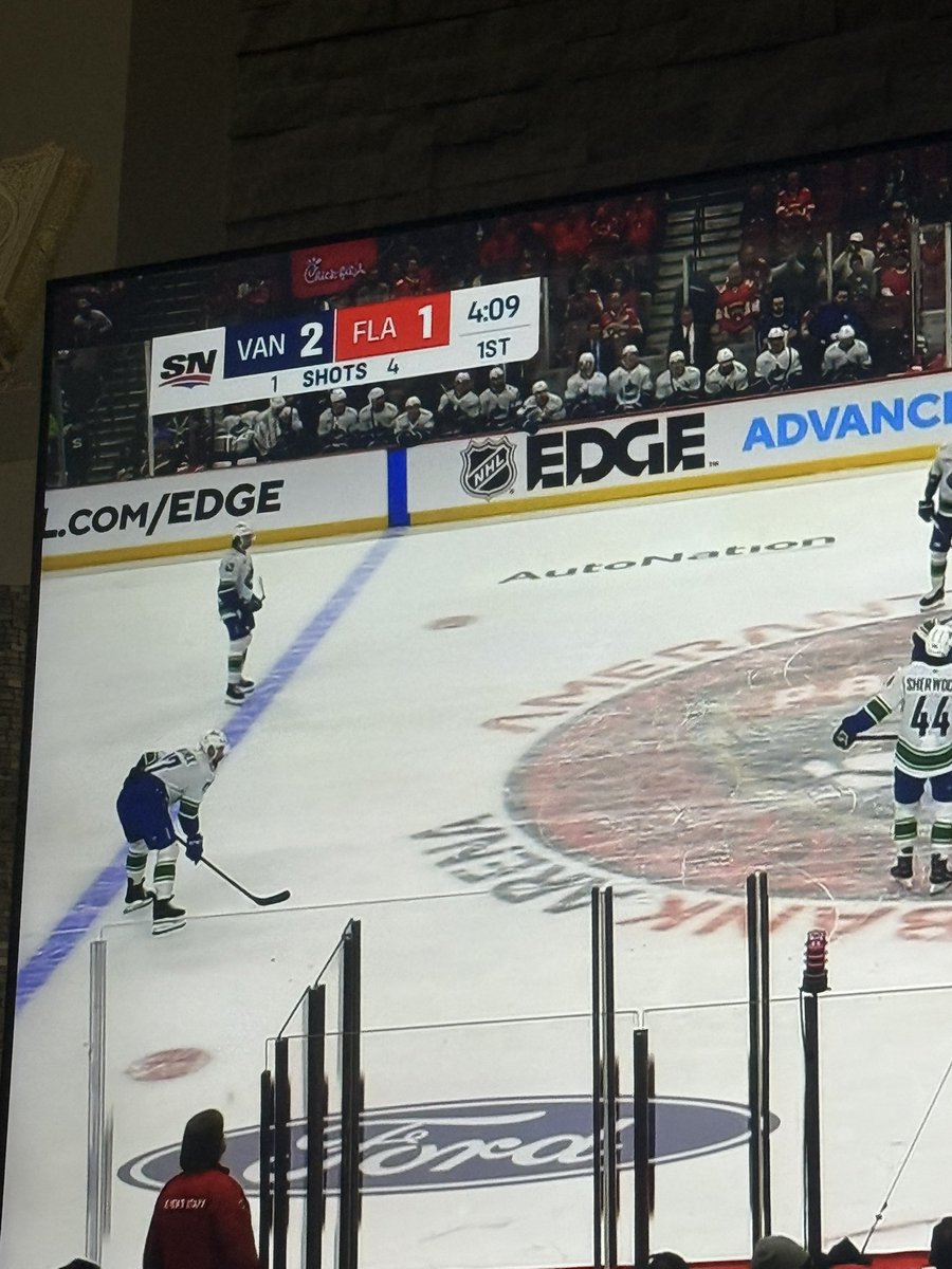NiqhilVelji's tweet image. only the canucks could have 2 goals on 1 shot