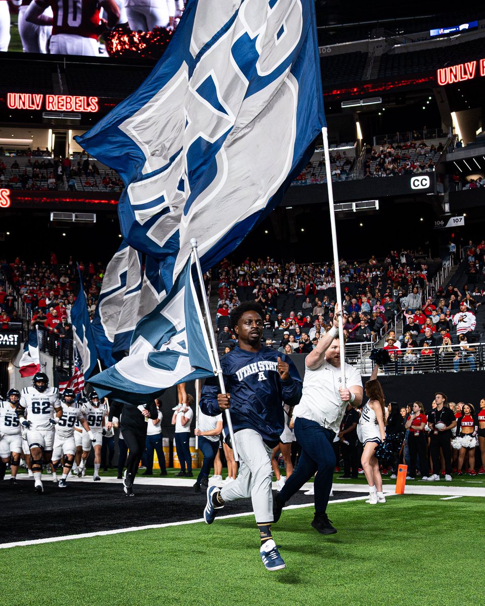 ⚡️ <a href="/kerwinning_/">Kerwynn Williams</a> still got the backfield speed!

Thanks for being our flag runner this weekend!