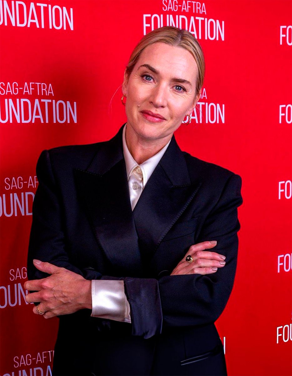 winslet's tweet photo. obsessed  with these https://t.co/2pjfz4wbwW
