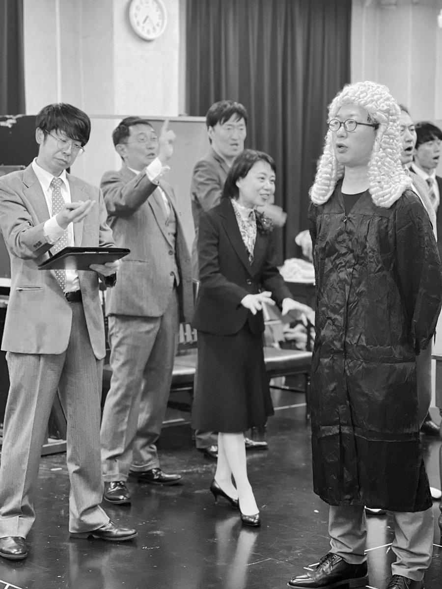 【チケット速報‼️】
#THISHOUSE
１１月　
１９水夜　完売✨
２０木夜　あと僅か‼️
２１金昼　◯
２１金夜　◯
２２土昼　完売✨
２２土夜　◯
２３日昼　あと僅か‼️
２３日夜　◯
２４月祝昼　完売✨
２５火昼　あと僅か‼️

◯余裕あり！！

明日11/19から開幕‼️
70年代イギリスの政治劇を今、日本で‼️