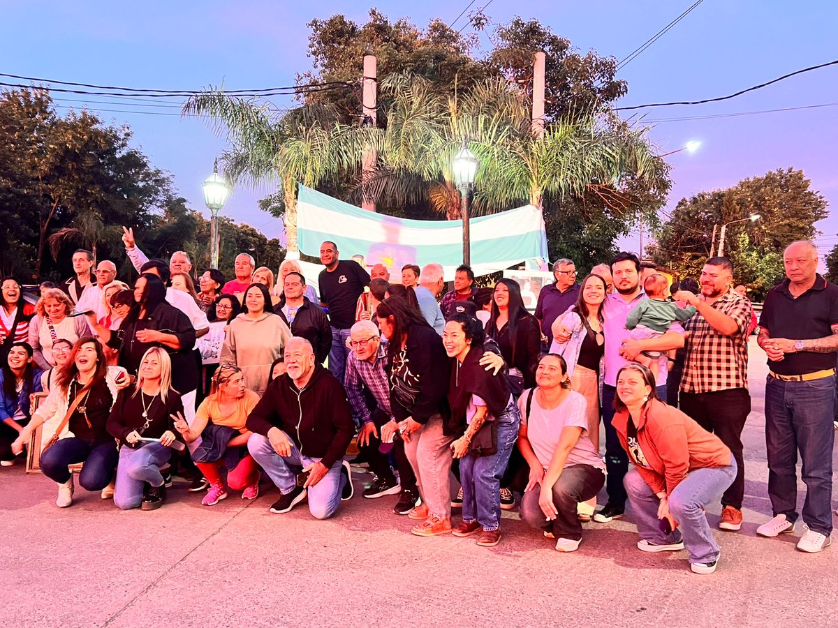 Junto a compañeros y compañeras, celebramos el #DíaDelMilitante en el busto de Juan Domingo Perón ubicado en Av. Perón y 9 de Julio, Benavídez.