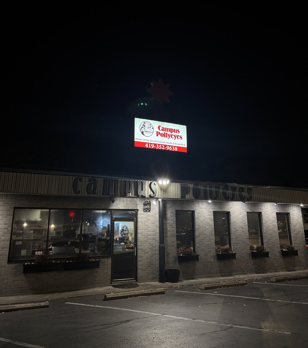 IcyVert's tweet image. Campus Pollyeyes

📍 Bowling Green, Ohio