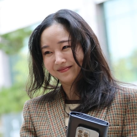 NewJeans_Base's tweet image. Police investigation concludes that Min Hee-Jin had no intentions of &apos;management takeover&apos; as was alleged by HYBE.

The conflict centered on a shareholder agreement in which HYBE had agreed to let MHJ sell her ADOR shares back at 13x the operating profit of ADOR which was already…