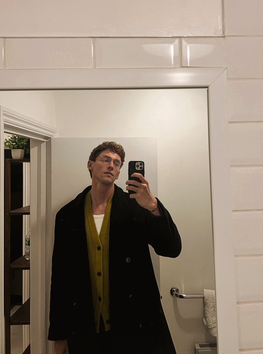 Stephen Tracey tweet media