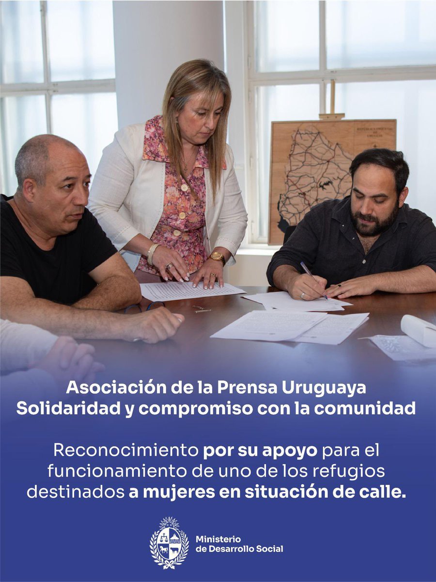 midesuy's tweet photo. 🤝🏽 Solidaridad y compromiso para abordar un problema país.

Reconocimiento a la Asociación de la Prensa Uruguaya (APU) por la puesta a disposición de su local para el funcionamiento de un refugio para mujeres en situación de calle.

(Sigue 1/4)

@gonzacivila @apu_uy https://t.co/ROGXNEkFW7