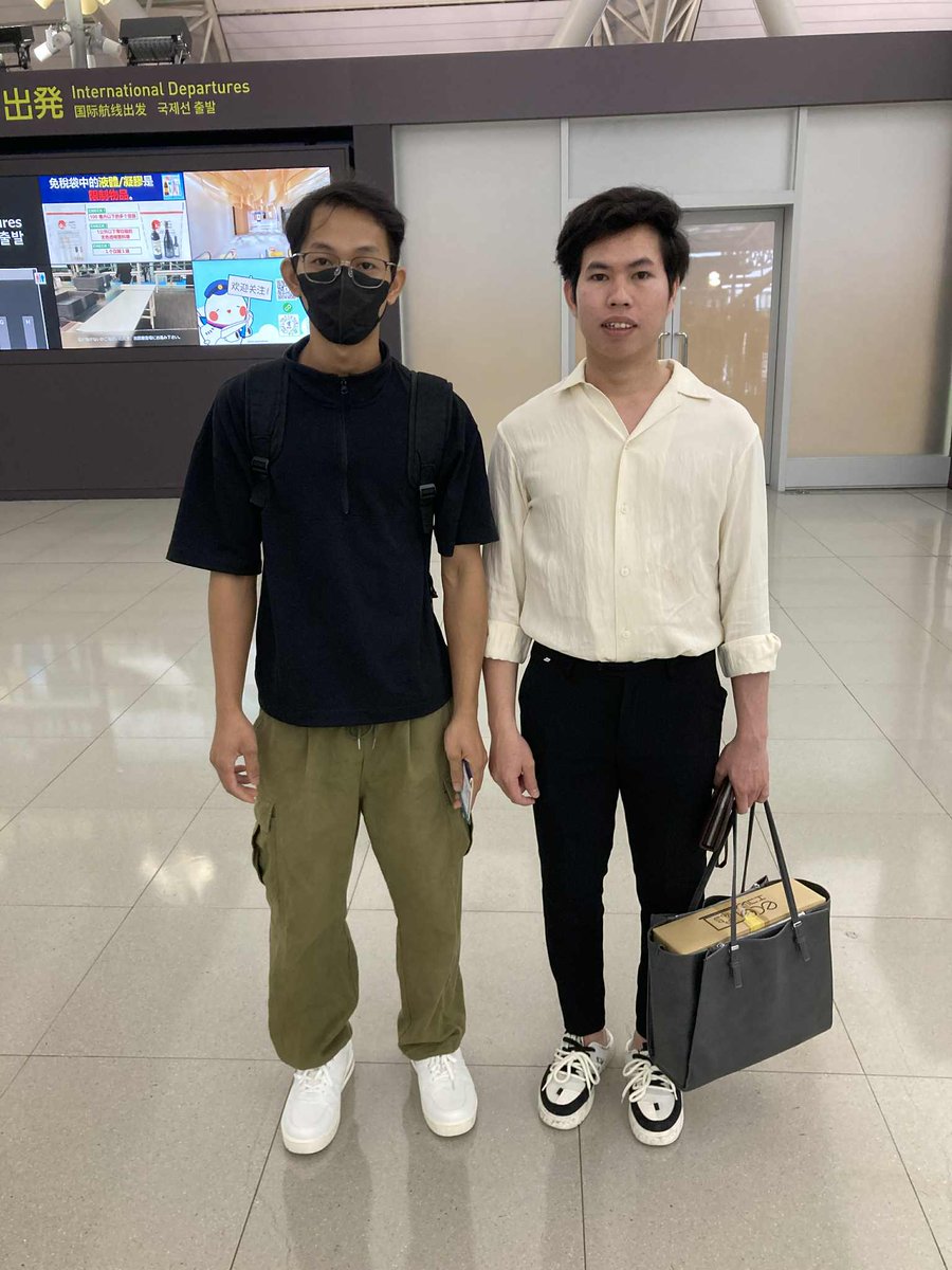 ydb_coop's tweet photo. 🌏✈️ 3年間の実習を終えて帰国

満了帰国となる実習生を空港で撮影しました。
笑顔の裏には、学びと努力、そして少しの寂しさも。

日本での経験が、これからの人生の大きな力となります。
これまで本当にお疲れさまでした！

#技能実習生 #インドネシア実習生 #ベトナム実習生 https://t.co/p1Op0Ovqz6