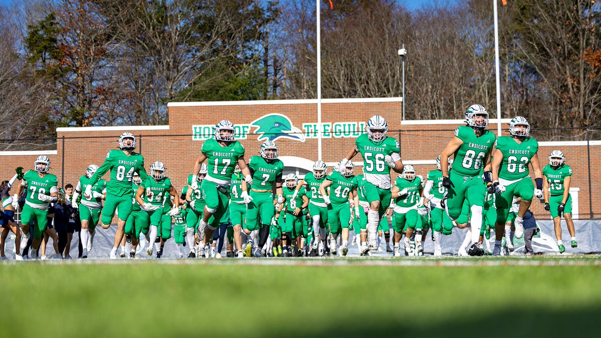 ECGulls's tweet photo. FB: @EndicottFB Cracks AFCA Top-25 Poll Heading Into NCAA Tournament Second Round 

STORY ➡️ https://t.co/aYBjDcVNA1 https://t.co/eXqSliizRv