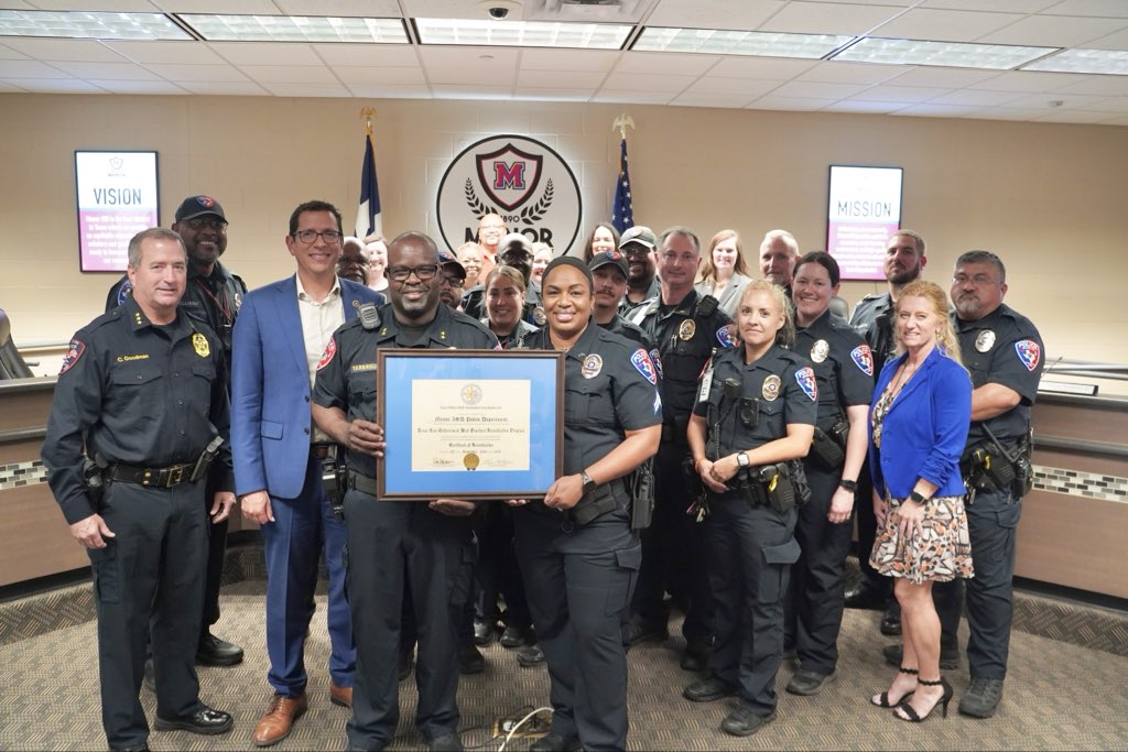 ManorISD's tweet image. 🎉BOARD RECOGNITIONS (11/17):
We want to highlight our November 2025 Recognitions!

⭐️November Staff Of The Month
⭐️Manor ISD Police Department Accreditation from the TPCA (Texas Police Chief&apos;s Association)

manorisd.net/about-us/board…
