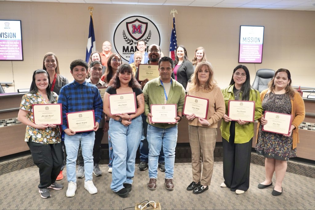 ManorISD's tweet image. 🎉BOARD RECOGNITIONS (11/17):
We want to highlight our November 2025 Recognitions!

⭐️November Staff Of The Month
⭐️Manor ISD Police Department Accreditation from the TPCA (Texas Police Chief&apos;s Association)

manorisd.net/about-us/board…