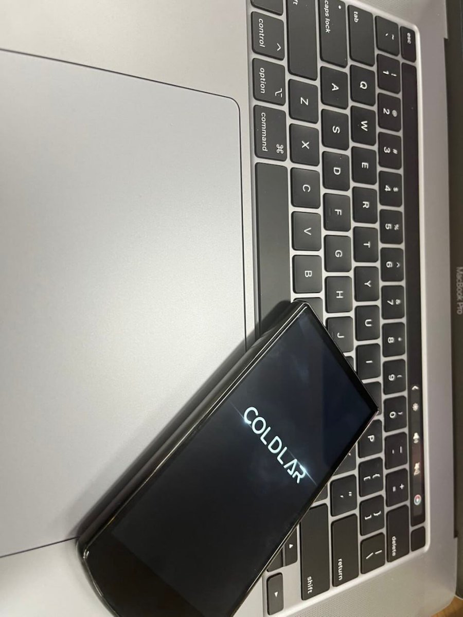 最近大行情不好，暴雷出问题或者漏洞的项目挺多的，加上行情一直处于下跌趋势，都在吐槽资产缩水，真的越看越心焦

进入币圈这么多年，踩过的坑里最疼的就是安全问题，热钱包被盗、交易所跑路，真金白银的教训让我一直把安全和稳放第一位

说真的，这种时候才更懂老牌冷钱包的好。一直用的 <a href="/Coldlar_cn/">Coldlar Wallet 库神钱包</a>