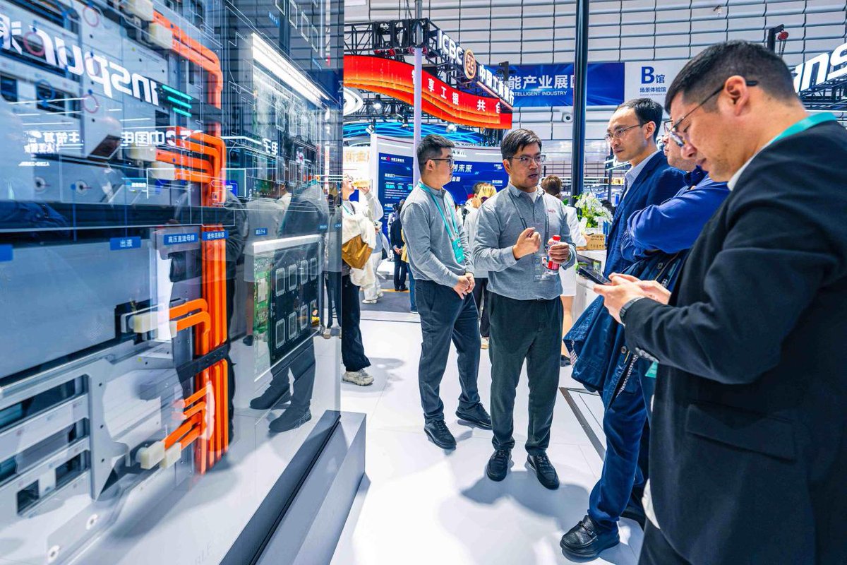 VoiceofPD's tweet image. China&apos;s intelligent computing power ranks among the world&apos;s top

Driven by cutting-edge artificial intelligence (#AI) theories and advanced computing architecture, #China&apos;s #intelligentcomputing capacity is providing strong support for the development of AI.

According to…