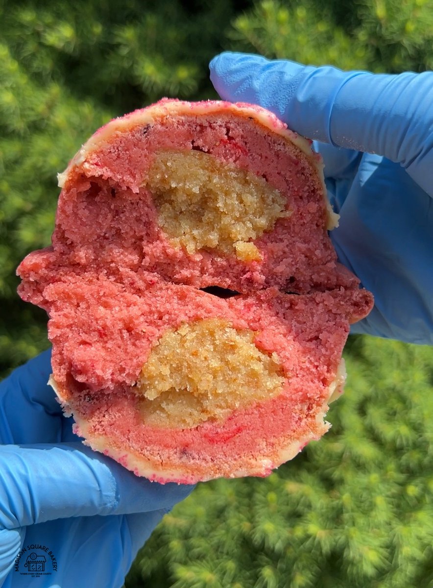 MadisonSqBakery's tweet image. Wednedays we wear Pink with this strawberry lemon pound cake cookie inspired by Trixie Mattel!