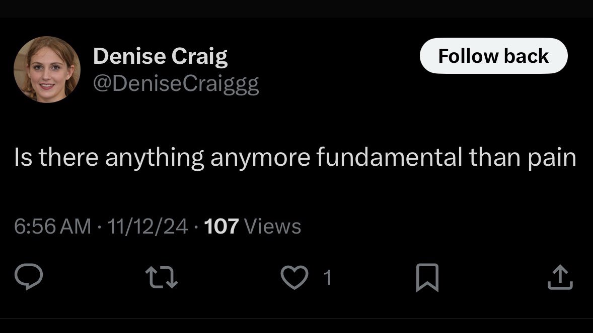 em000ly's tweet image. Still obsessed with this bot that followed me a few months ago