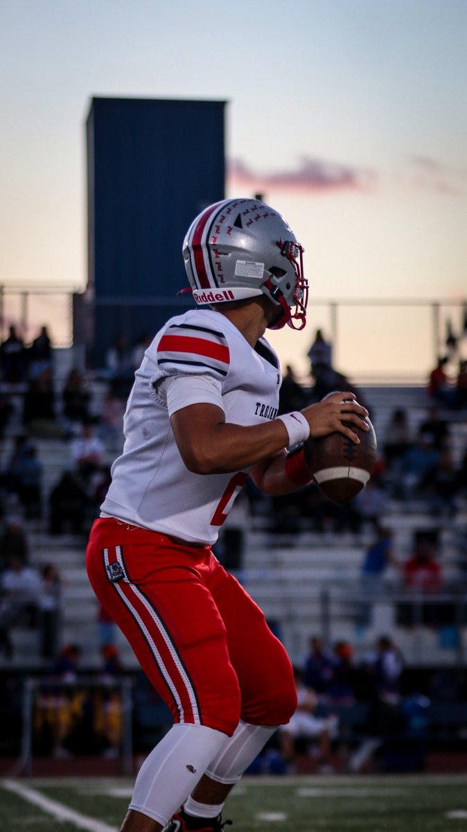 Full SZN Highlights!!!
- FILM: hudl.com/v/2TCe9n
-2981 passing yards 
-33 passing TDs
-205 Rushing yards 
-3 Rushing TDs
-C% .604
MUST WATCH FILM‼️
<a href="/BallCoachHP/">Recruiting 1-0-1</a> <a href="/Coach_Green26/">Coach Green</a> <a href="/PrepRedzoneCA/">Prep Redzone California</a> <a href="/CalHiSports/">Cal-Hi Sports</a> <a href="/RyanBartow/">RyanBartow</a> <a href="/alecsimpson5/">Alec Simpson</a> <a href="/LANCEOSRN/">LANCEO'S RECRUITING NETWORK</a>  <a href="/BrandonHuffman/">Brandon Huffman</a> <a href="/youareathlete/">You Are Athlete</a>