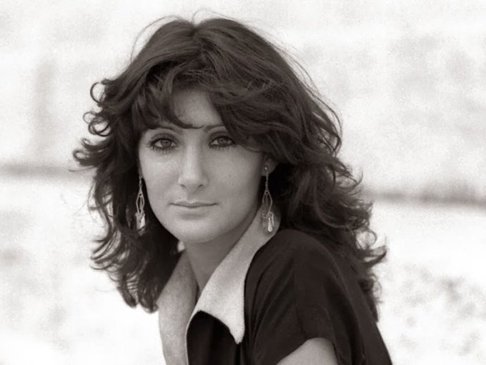 "La tv? Una marmellata senza personalità".

Oggi nel 1953 nasceva, secondo un'errata registrazione all'anagrafe, l'attrice e scrittrice #AnnaMarchesini, in realtà avvenuta il giorno successivo #19novembre.

#18novembre.