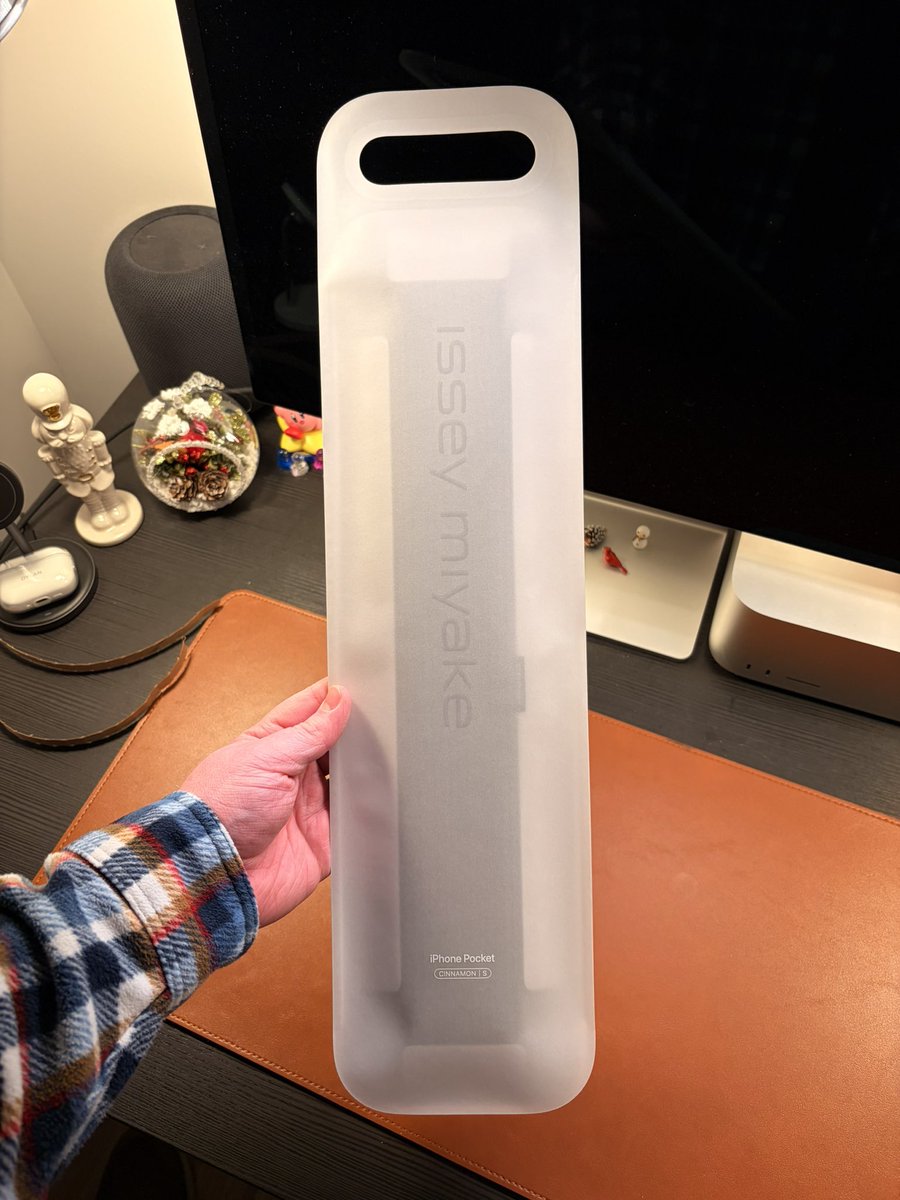 DylanMcD8's tweet photo. iPhone Pocket!! I really kinda love it https://t.co/eafUVpNgsy